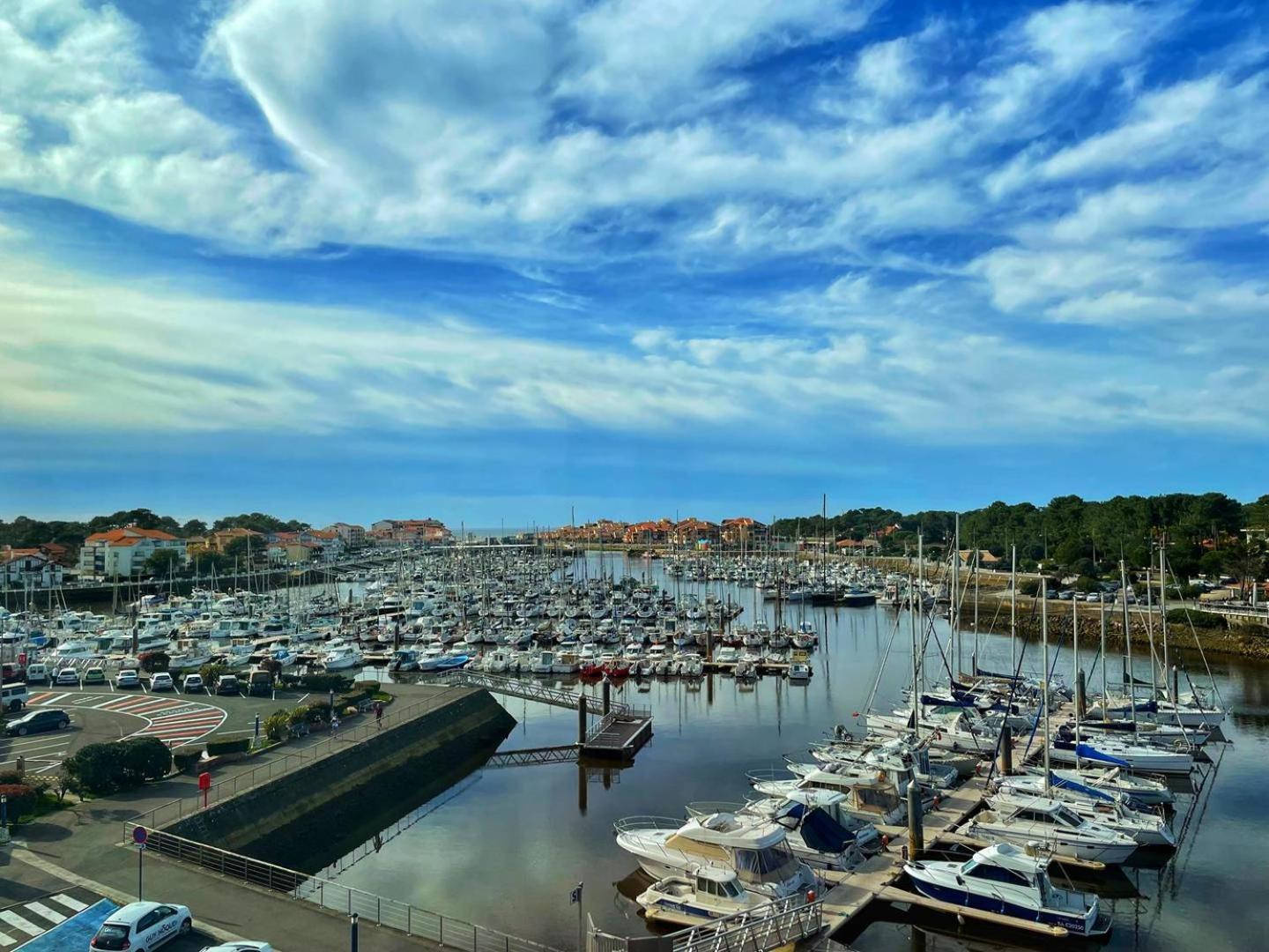 Port Sud - T3 En Duplex Avec Vue Panoramique Sur Le Port De Capbreton Apartment Exterior foto
